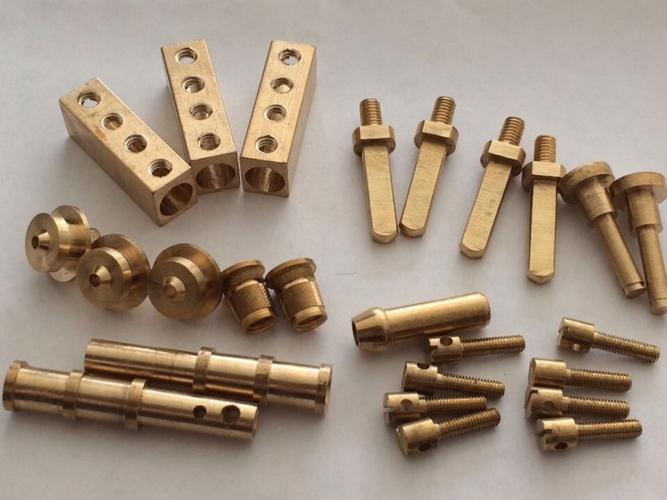 生产销售各种铜螺丝铜接头铜喷嘴异性铜配件各种铜制品