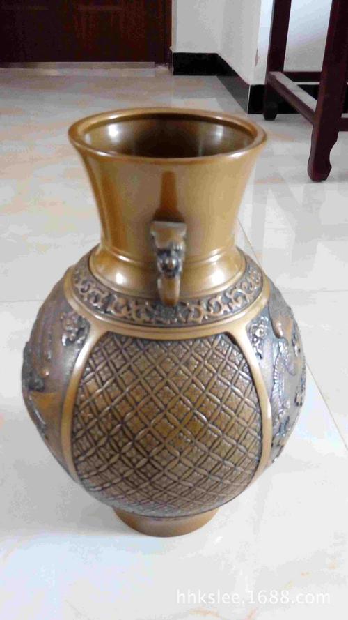 铜花瓶,铜雕工艺品,日本铜花瓶,仅1件装饰铜摆件      此款产品为日本